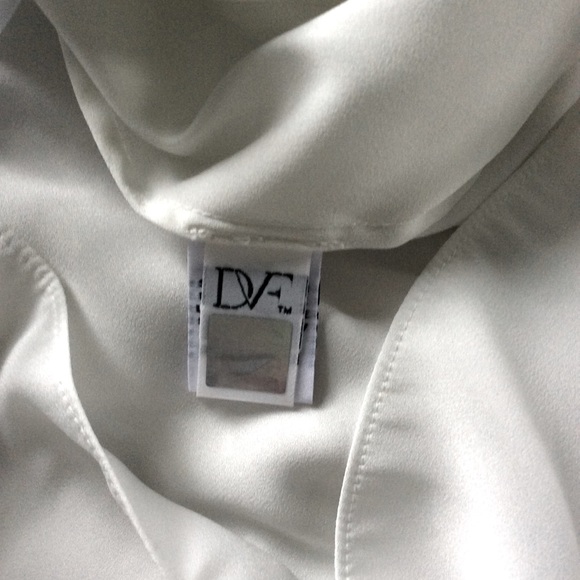 NWOT Diane Von Furstenberg Parvay Flutter Foil Top - Picture 11 of 12
